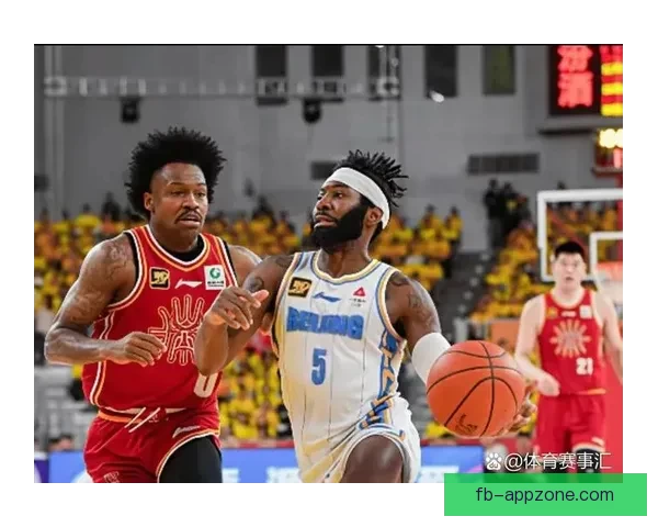 愿无大碍古德温倒地拼抢受压伤退场返回更衣室接受紧急治疗情况引关注 愿无大碍古德温倒地拼抢受压伤退场返回更衣室接受紧急治疗情况引关注