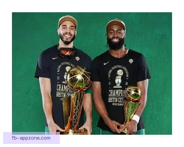 绿军双核对话揭秘 布朗塔图姆交流为全队定下节奏